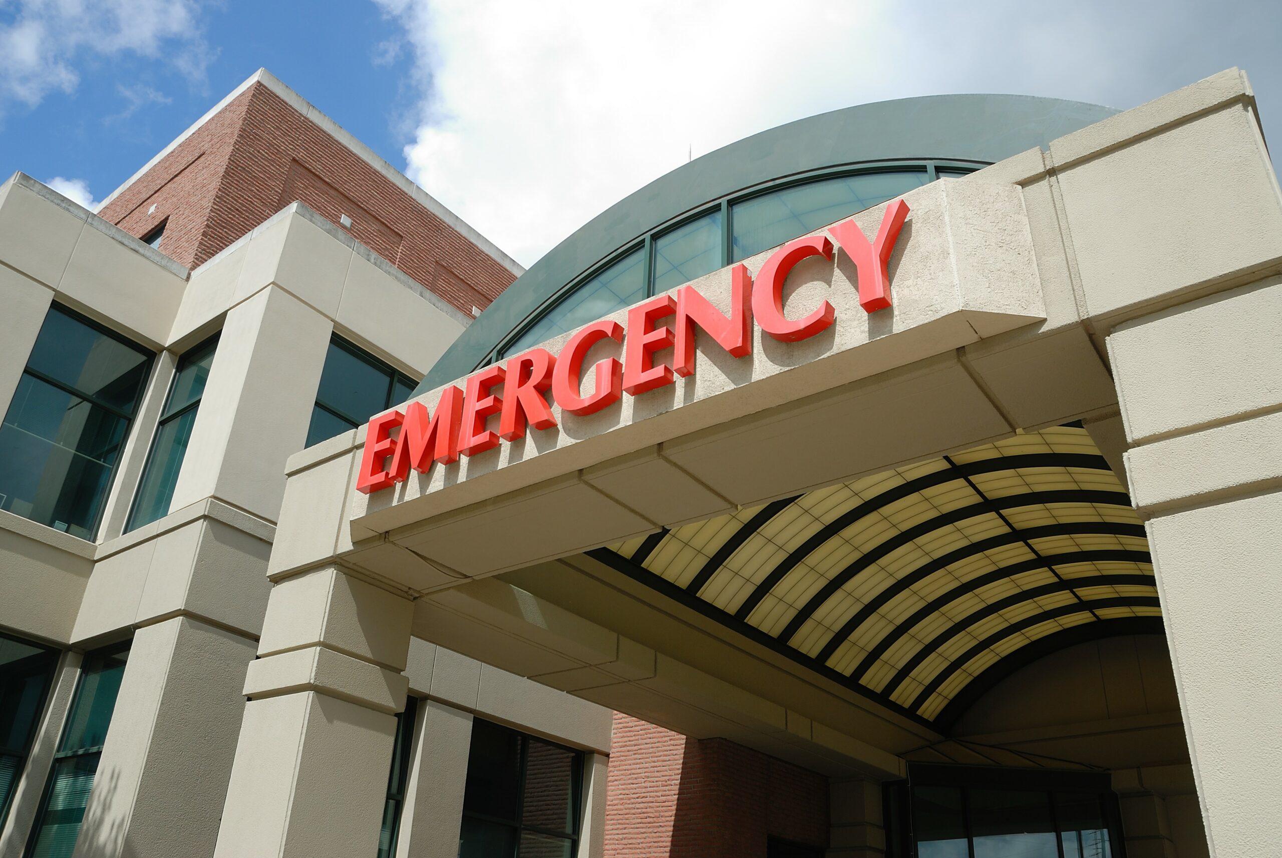 What’s the Difference Between an Urgent Care Clinic and an Emergency Room?